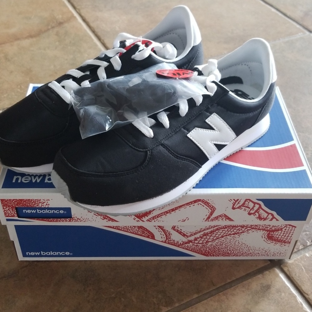 New balance Big Kid shoe